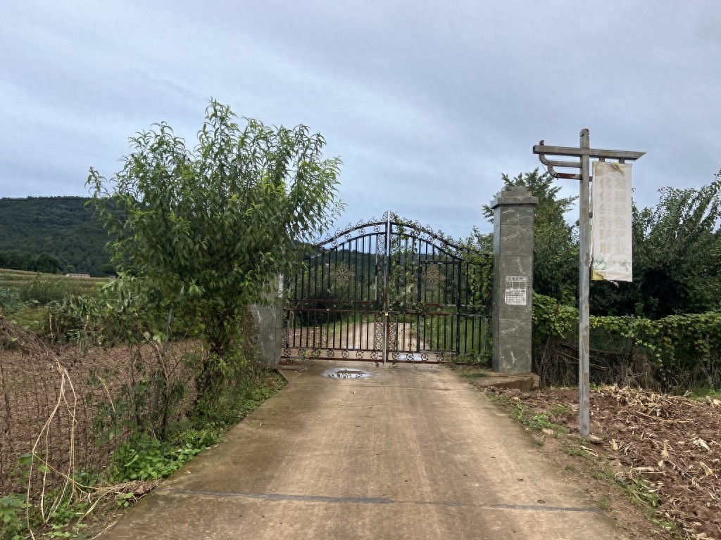 坠机身亡主播“唐飞机”是当地驻村干部，村民讲述救援过程